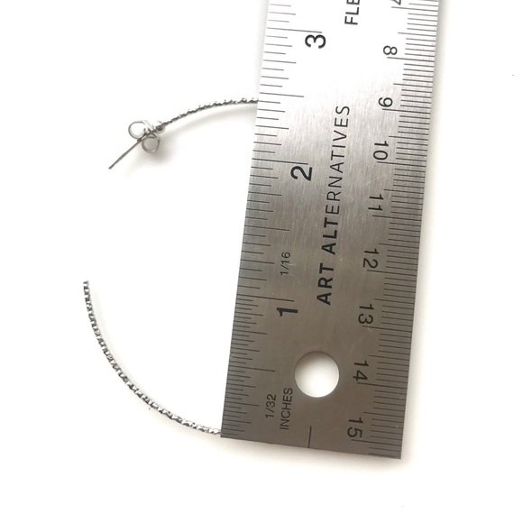 NWT Very large sterling 2.5" diamond-cut hoops - Picture 5 of 8